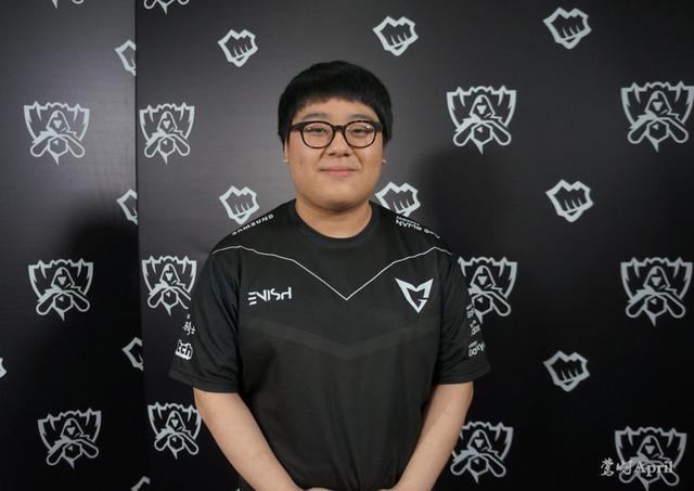 形成互补 形成互补